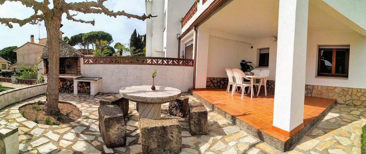 Vacay Apartamento Montgo, Agradable Jardin! En Costa Brava L'Escala! Luaran gambar