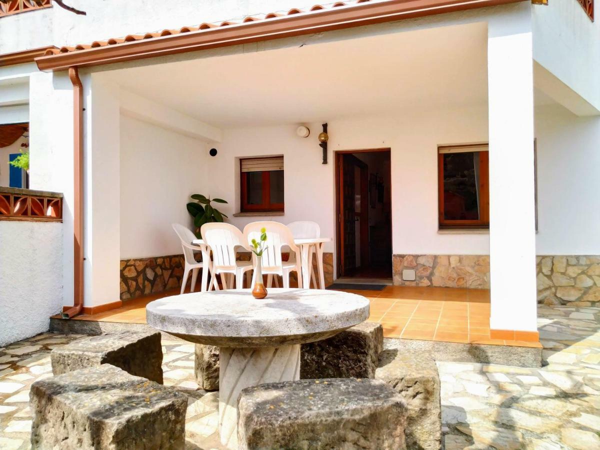 Vacay Apartamento Montgo, Agradable Jardin! En Costa Brava L'Escala! Luaran gambar