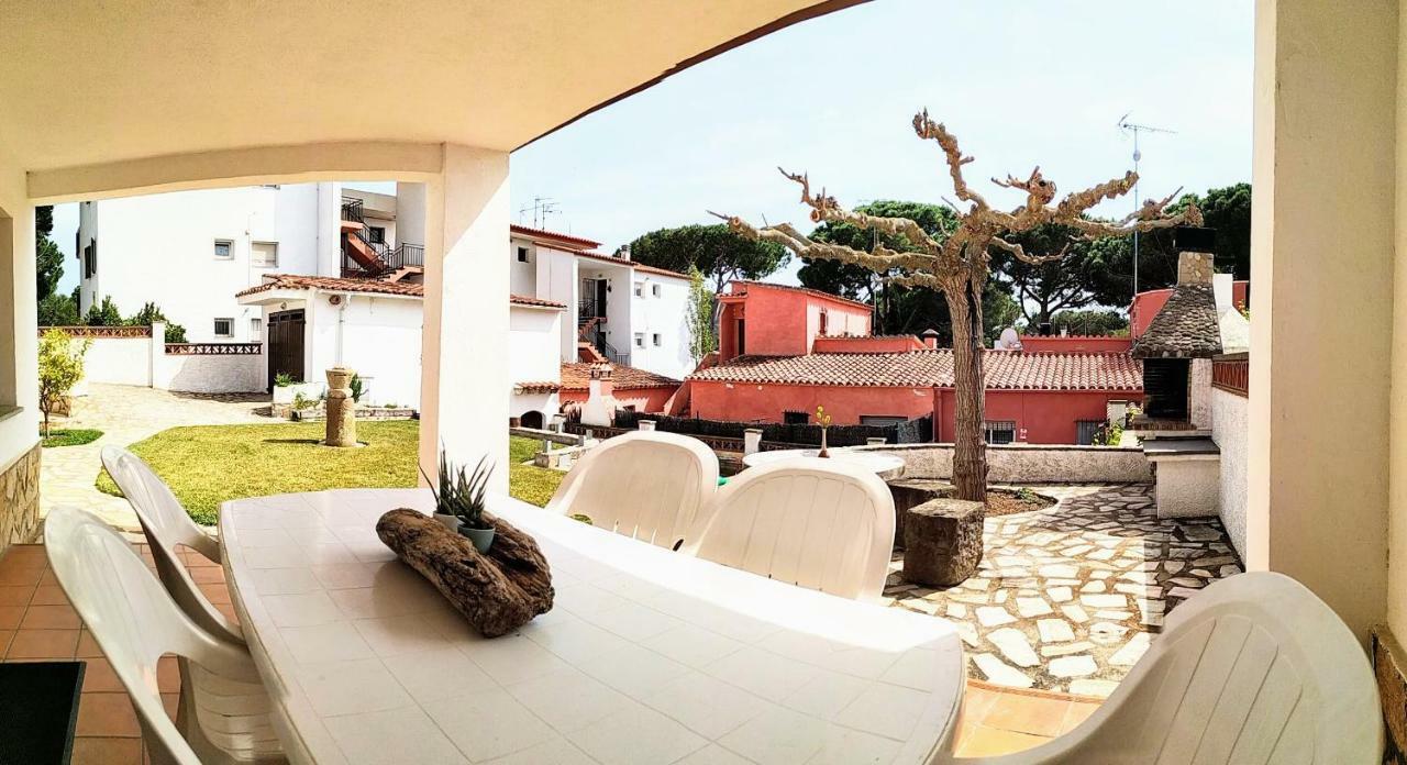Vacay Apartamento Montgo, Agradable Jardin! En Costa Brava L'Escala! Luaran gambar